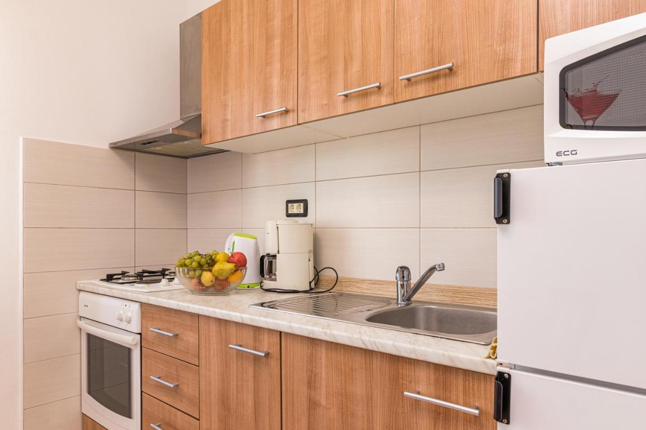 Holiday House Damir - 1 And 2 - Happy Apartment Pula