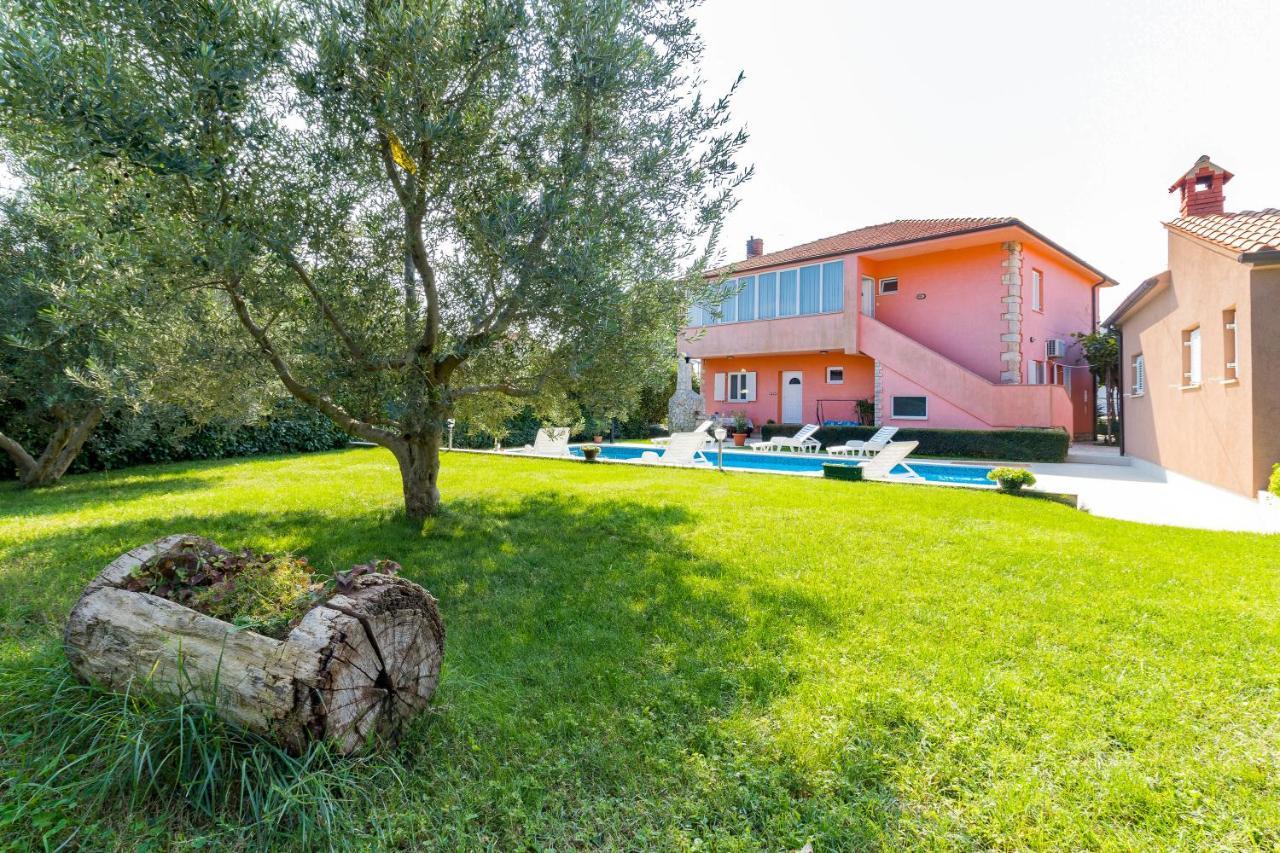 Apartment Holiday House Damir - 1 And 2 - Happy