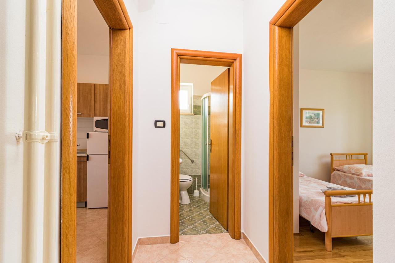 Apartment Holiday House Damir - 1 And 2 - Happy Pula