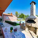 Holiday House Damir - Apartment 1 And Apartment 2 - Happy Rentals